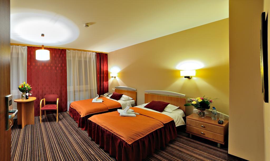 Hotel Partner Міньск-Мазовєцкі Номер фото